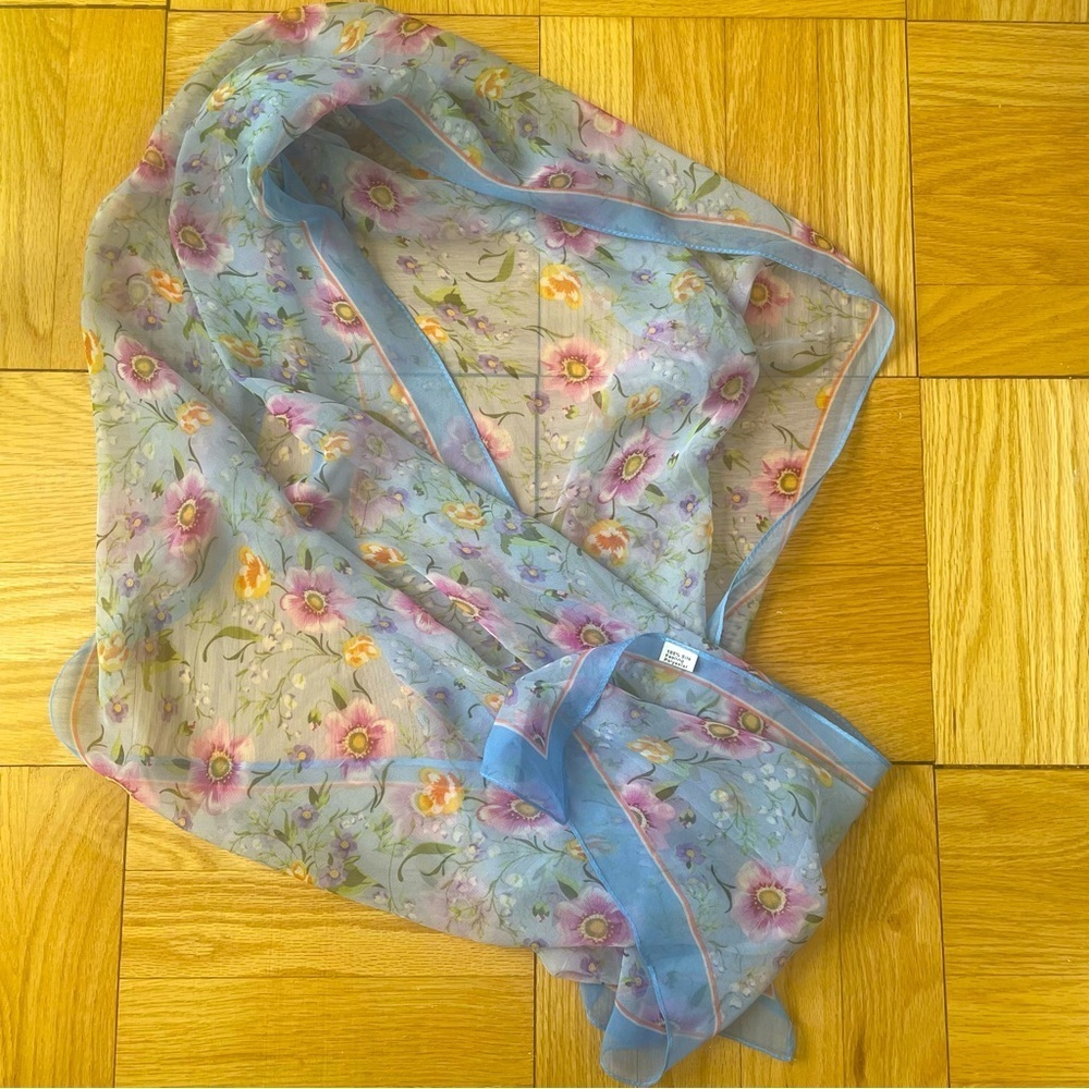 NWOT floral scarf